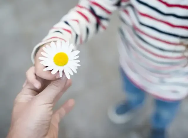 How to Inspire Your Kids to Be Generous How to Inspire Your Kids to Be Generous