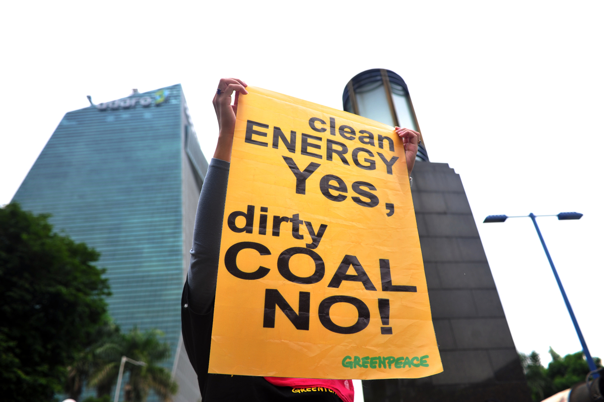 Coal Protest at Adaro Office in Jakarta. © Veri Sanovri / Greenpeace Coal Protest at Adaro Office in Jakarta. © Veri Sanovri / Greenpeace