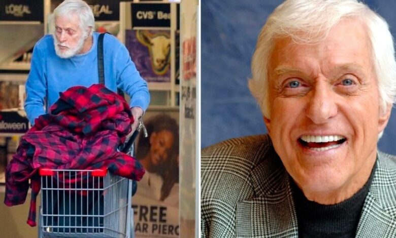 96-Year-Old Dick Van Dyke Buys Coats and Drops Them Off For People in Need 96-Year-Old Dick Van Dyke Buys Coats and Drops Them Off For People in Need