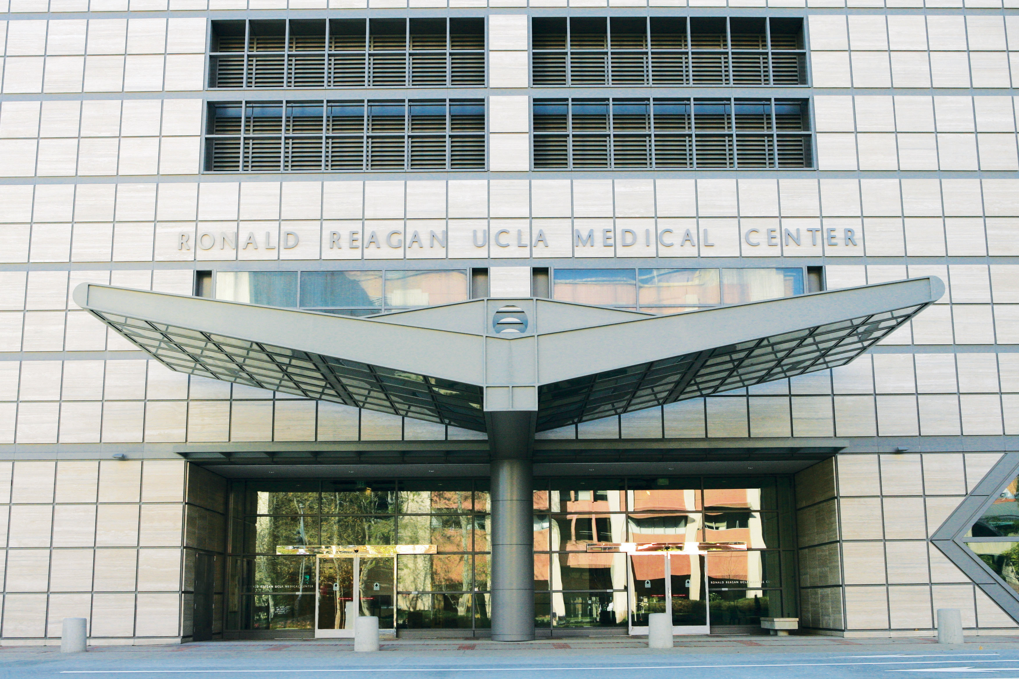 UCLA Ronald Reagan Medical Center Exterior of UCLA Ronald Reagan Medical Center